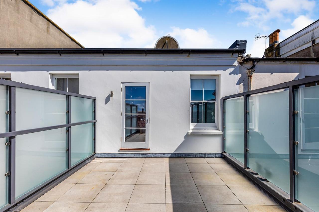 The I360 Flat, Penthouse, Sea View, Large Private Roof Terrace, 2 Bedroom, Up To 6 Guests *
