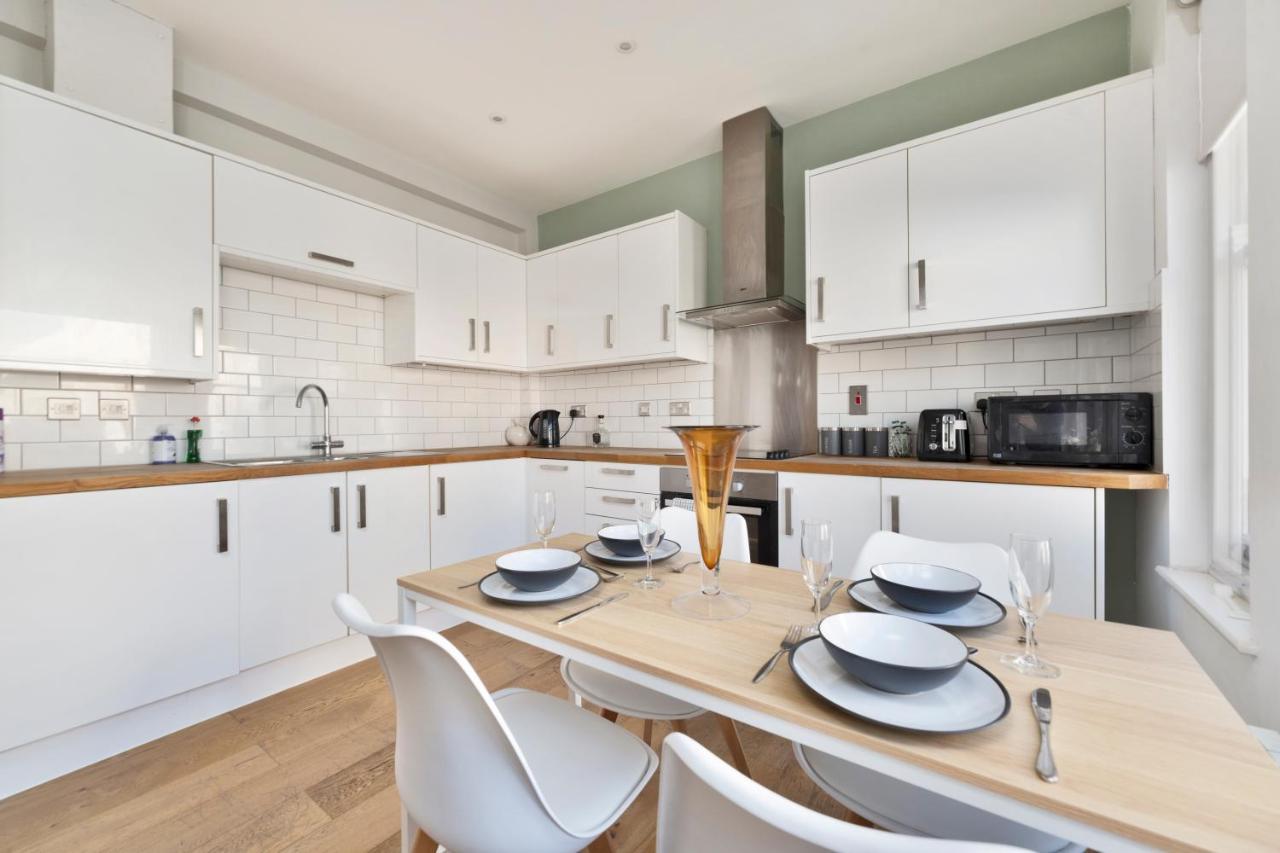 The I360 Flat, Penthouse, Sea View, Large Private Roof Terrace, 2 Bedroom, Up To 6 Guests *